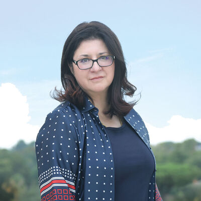 Rukmini Glanard, Chief Business Officer